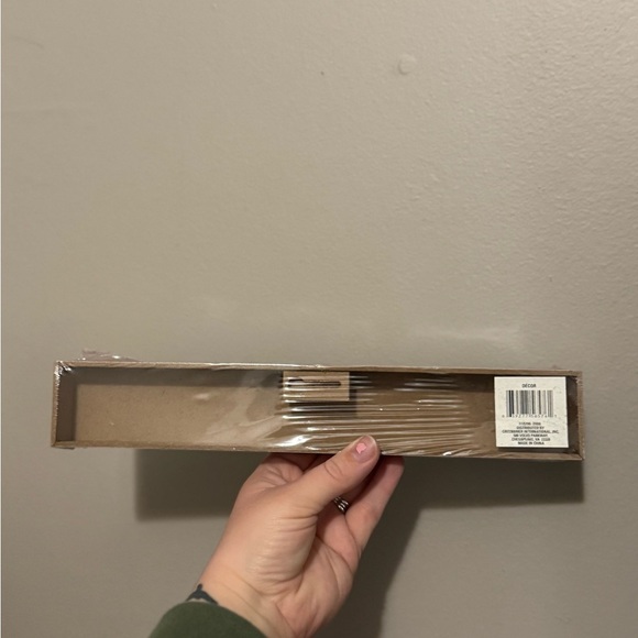 Colorful 'MERRY' Holiday Sign - Picture 3 of 3